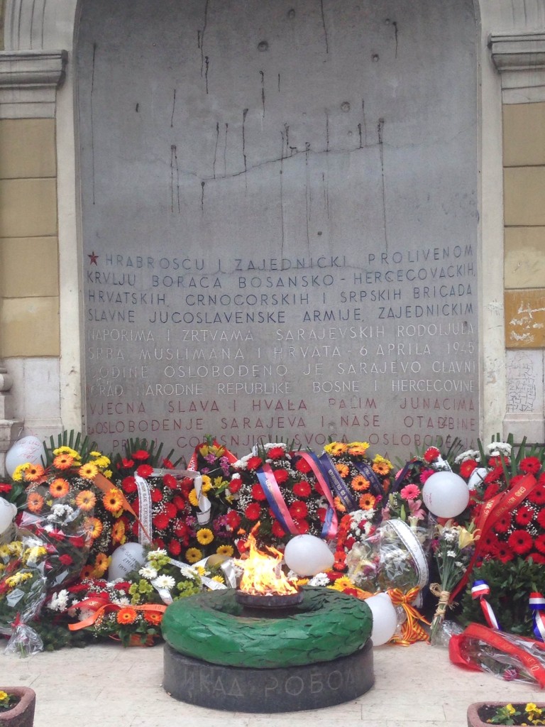 Laying wreaths at the Eternal Flame, Sarajevo, April 6, 2015. (Photo credit: Đ.M.)