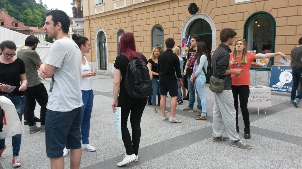 Ljubljana protest at Kongresni Trg via @pongiSLO (Twitter)