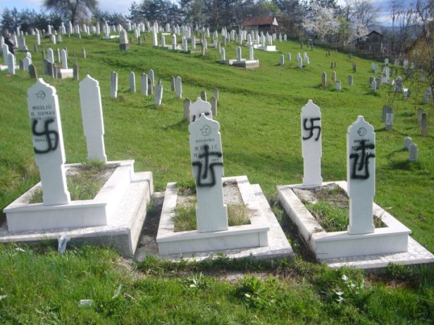 Muslim graves in Žepče, BiH, vandalized with Ustasha graffiti. Photo: Tuzlanski Info Portal.